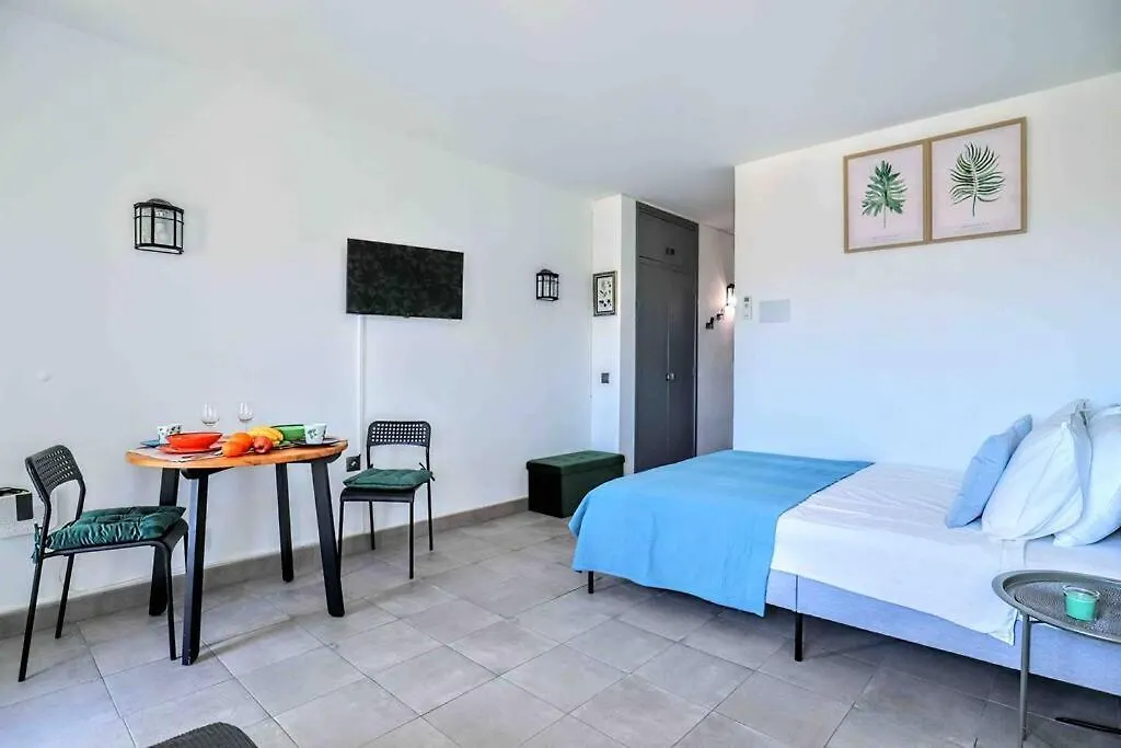 Cozy Holiday Home Palmeras - Wifi, Ac, Pool Torremolinos 0*,  Spain